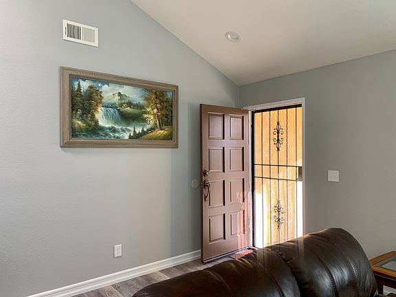 4th image of 3570 Woodbine Way