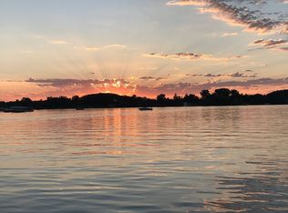 5328 Putnam Dr, West Bloomfield, MI 48323