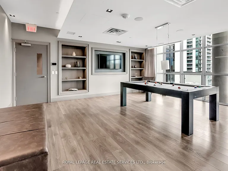 501 Saint Clair Ave W #418 — Photo 31