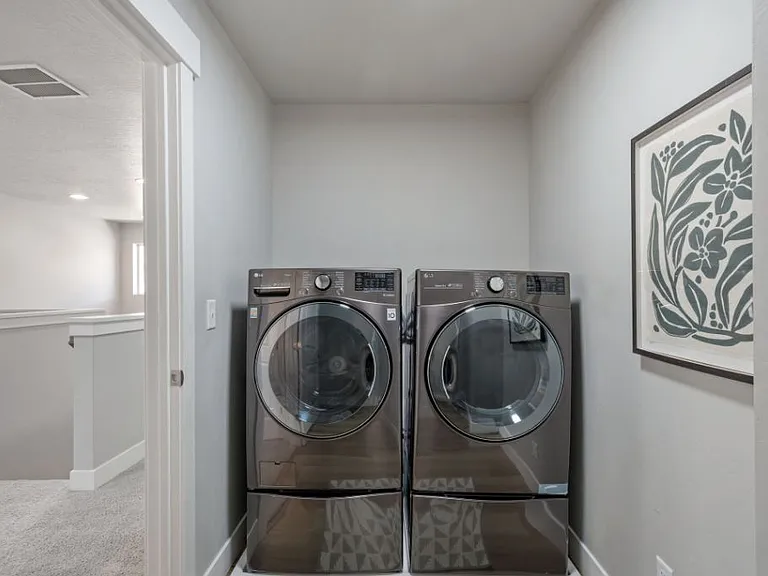 2101 W Northridge Dr — Photo 13