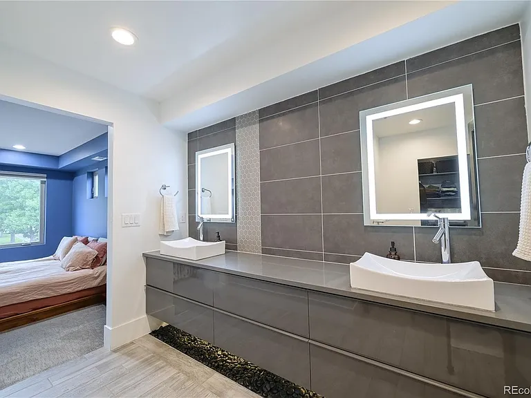 2070 N High St — Photo 18