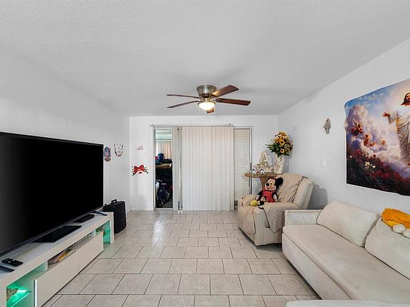 4th image of 4222 Trucious Pl