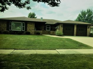 104 Caryville Ln, Schaumburg, IL 60193