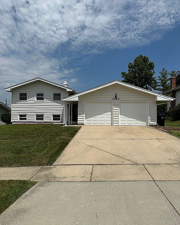 1st image of 1240 Glen Ln