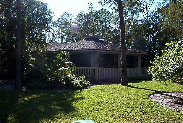 Hurricane-proof hipped roof