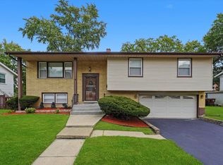 17311 Burr Oak Ln, Hazel Crest, IL 60429