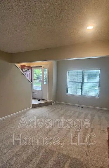 10832 Haskins St — Photo 6