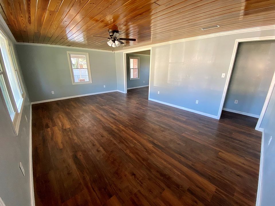 304 James St, Adel, GA 31620 Zillow