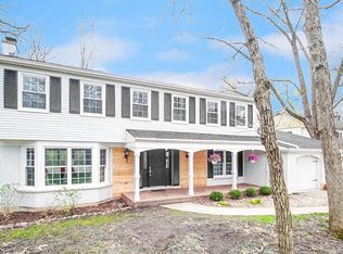 13 Dukes Ln, Lincolnshire, IL