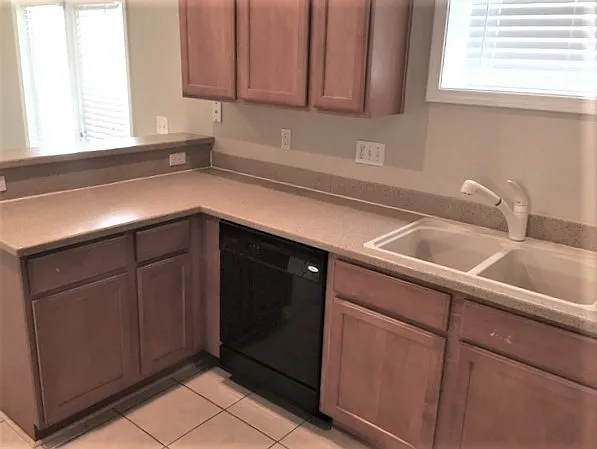 14 Bushwood Dr — Photo 3
