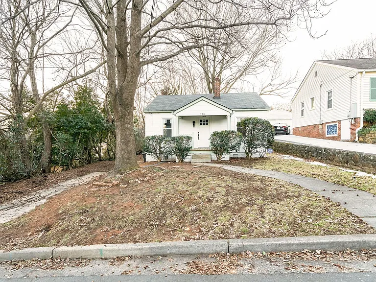 728 Mulberry St — Photo 2
