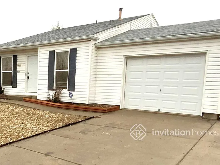 20355 E Buchanan Dr — Photo 2