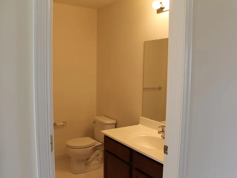 976 King Way — Photo 14