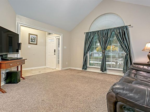 5th image of 1107 Sheppard Ln