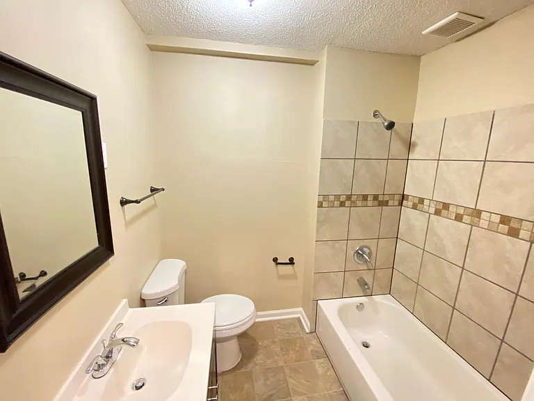 2189 Hillside Ave — Photo 7