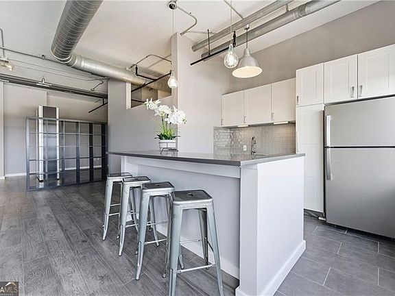 5th image of 120 Ralph McGill Blvd NE APT 1009