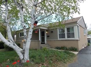 1157 N Beverly Ln, Arlington Heights, IL 60004