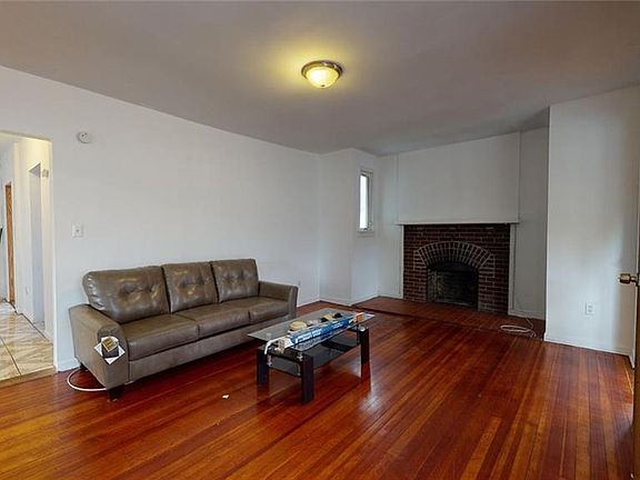 3rd image of 127 N Columbus Ave