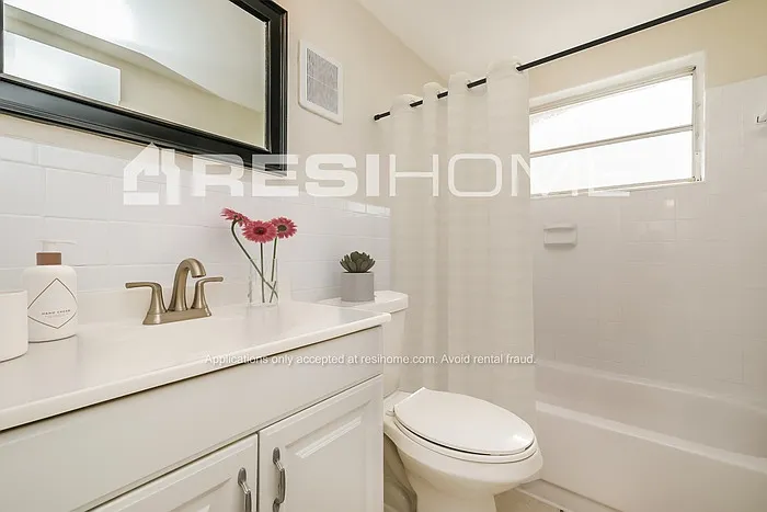 3446 Cincinnati Dr — Photo 10