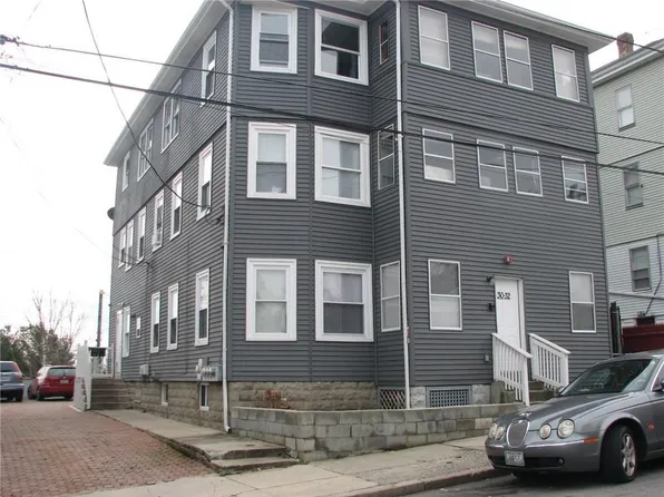 30 Hendricks St, Central Falls, RI 02863