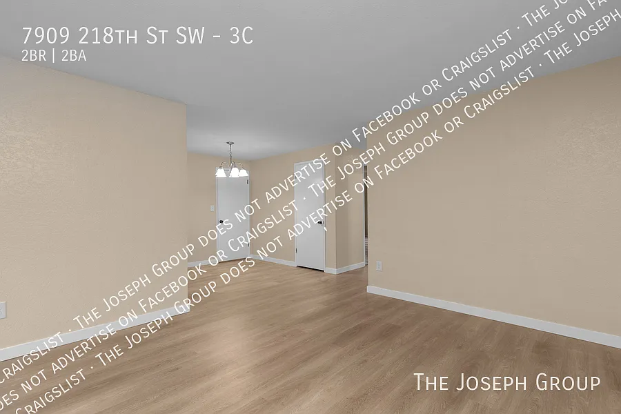 Sun-filled 2 bed in Edmonds — Photo 2