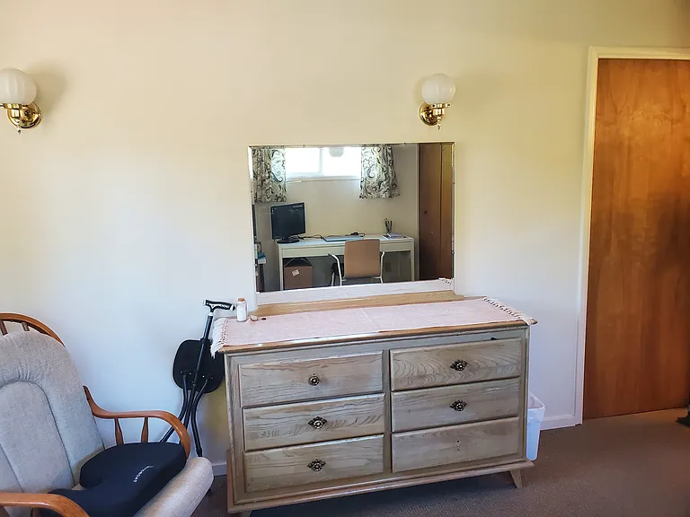1623 Shasta Ave — Photo 4