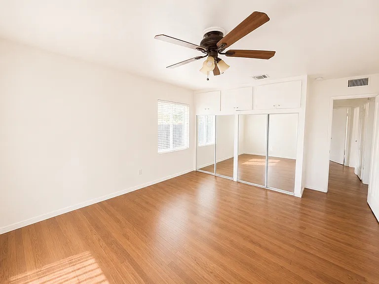 5223 E Falls View Dr — Photo 17
