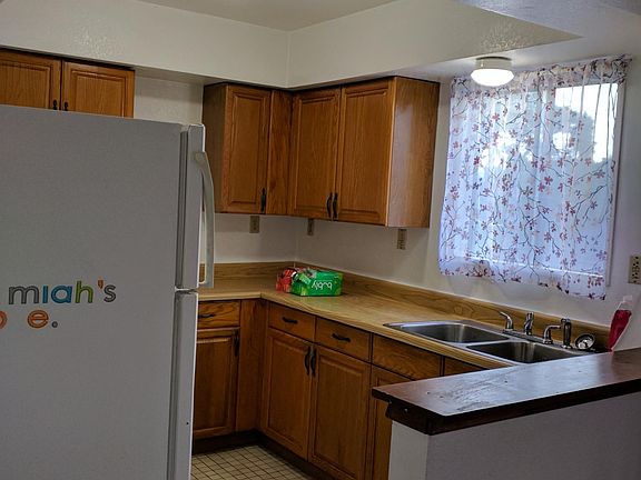 2nd image of 1559 W 224th St #B