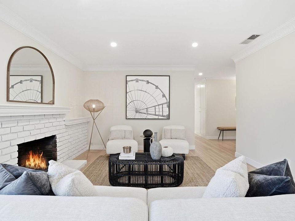 1st image of 911 Inverness Way