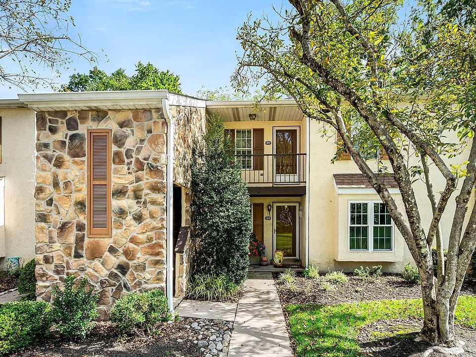 306 Valley Stream Ln #306