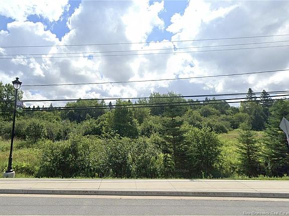 4th image of 378 Main St