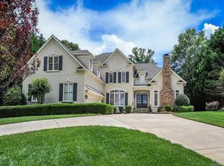 9203 Whispering Wind Dr, Charlotte, NC 28277
