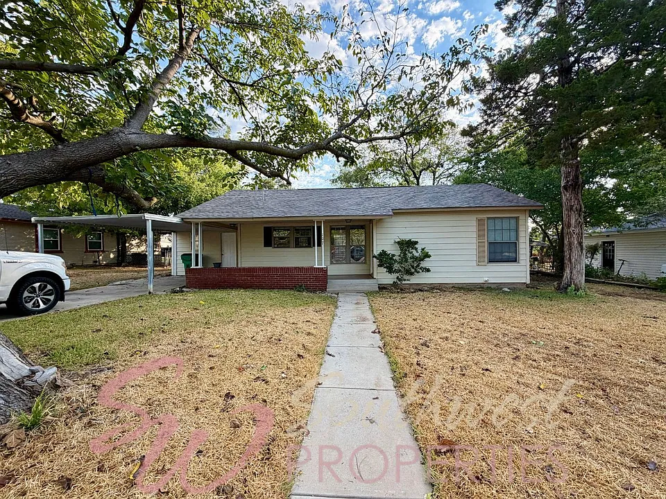 107 S Greenview Dr