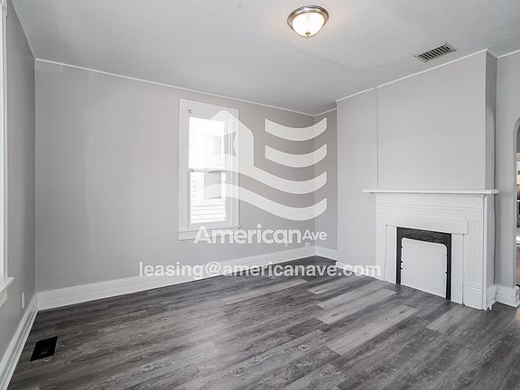 1134204_003_wm_-_living_room_13622605.jpg