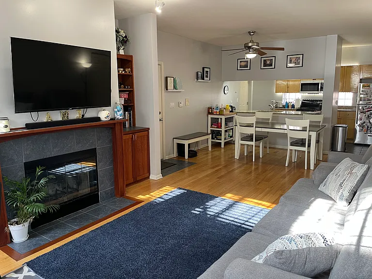303 W Scott St #303 — Photo 22
