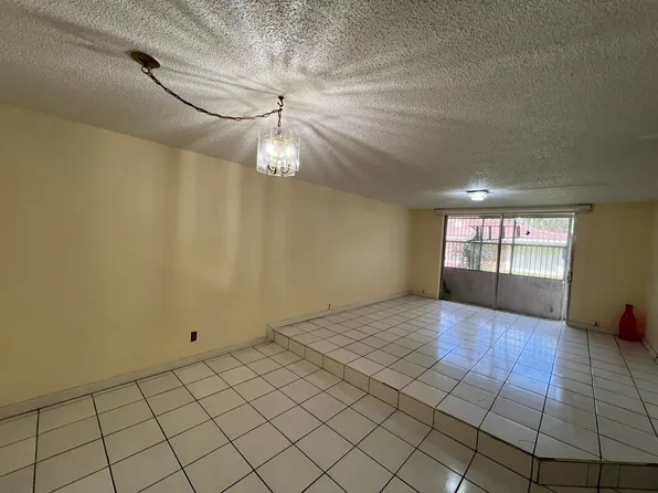 8511 NW 8th St APT 111, Miami, FL 33126