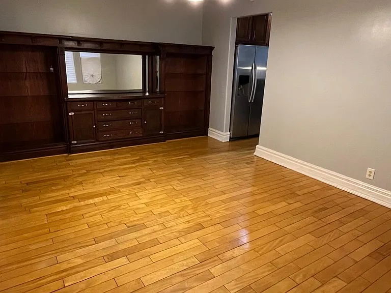 5617 S Calumet Ave — Photo 6
