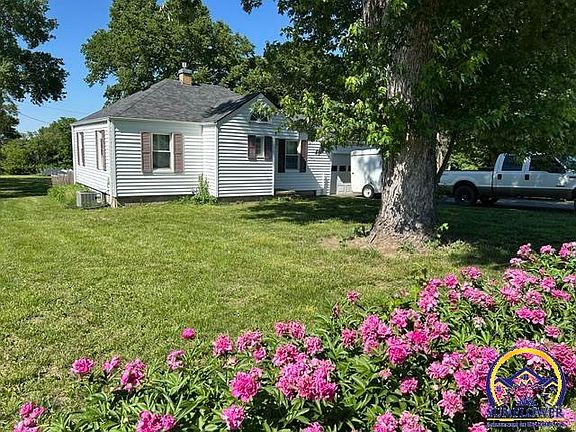 3rd image of 3434 SE 2nd St