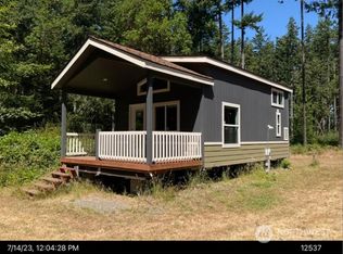 99 Steelhead Pl, Nordland, WA 98358