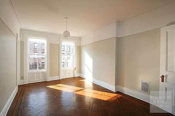 Rented by Dwell Residential Inc | media 15