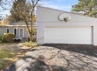 5286 Lakecrest Rd, Caledonia, IL 61011