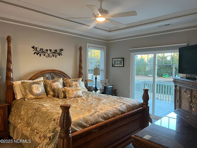 127 Shaw Dr — Photo 12