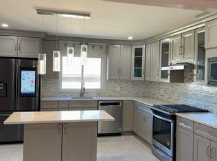 20 Windsor Rd, Staten Island, NY 10314