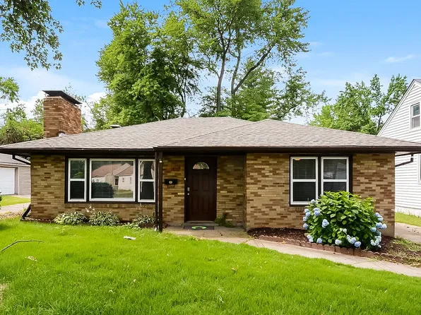 14 Reasor Dr, Saint Louis, MO 63135