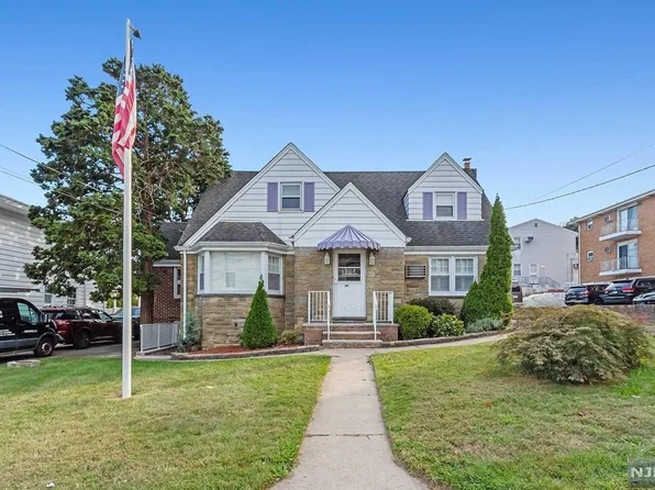 141 Arnot St, Lodi, NJ 07644