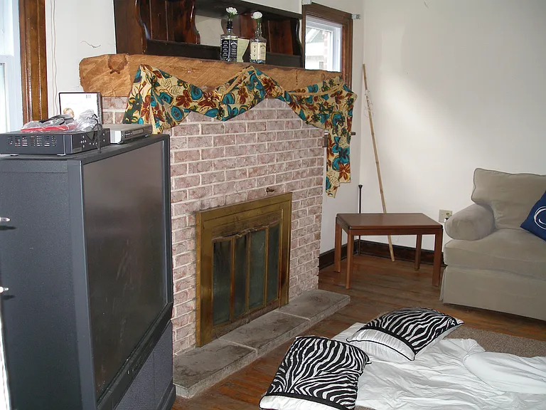 419 W Foster Ave — Photo 3