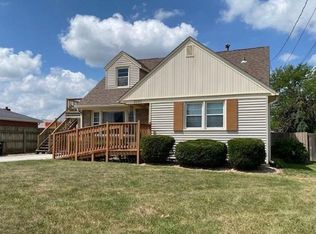 2245 35th Street Ct, Moline, IL 61265