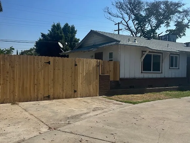 4436 N Van Dyke Ave — Photo 24