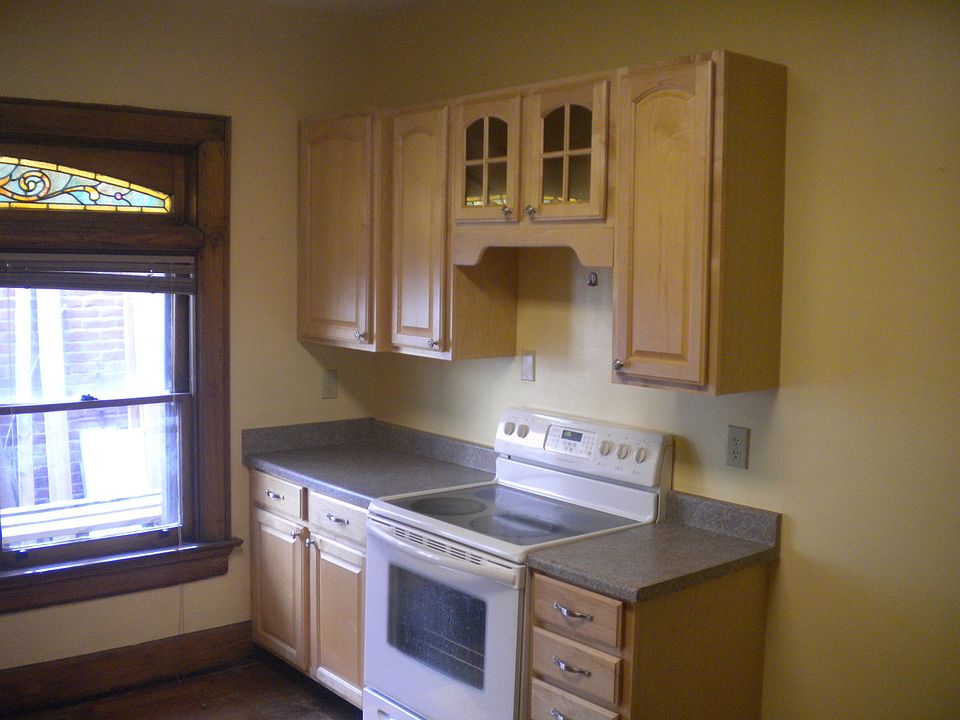 Clean & spacious kitchen