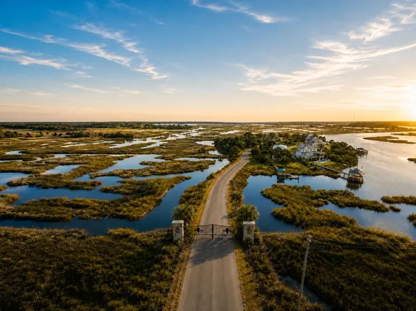549 Towles Crossing Dr, Johns Island, SC 29455